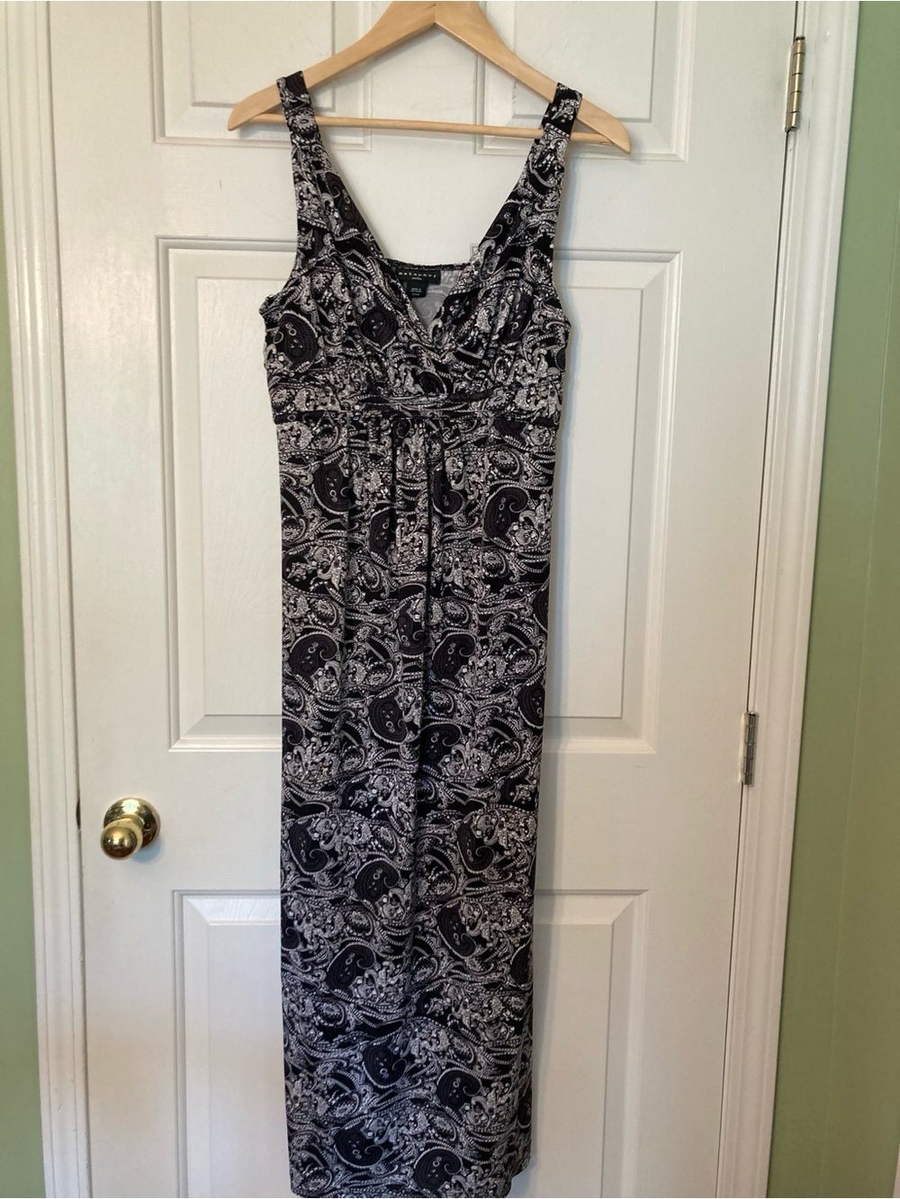 Metaphor Black & White Paisley Sleeveless Maxi Dress